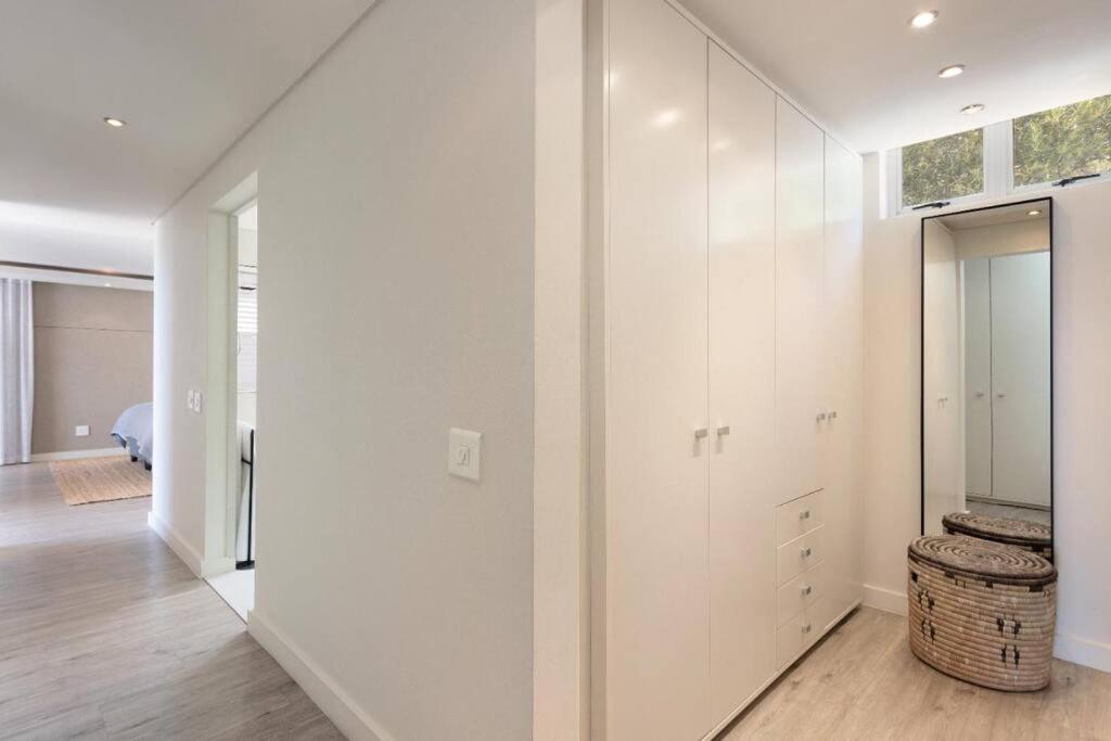Villa Camps Bay Grace - With Pool And Ocean Views *