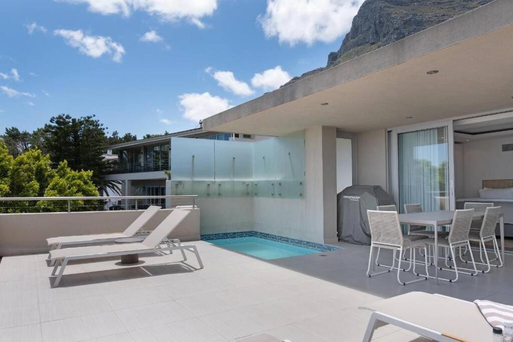 Camps Bay Grace - With Pool And Ocean Views Villa Le Cap