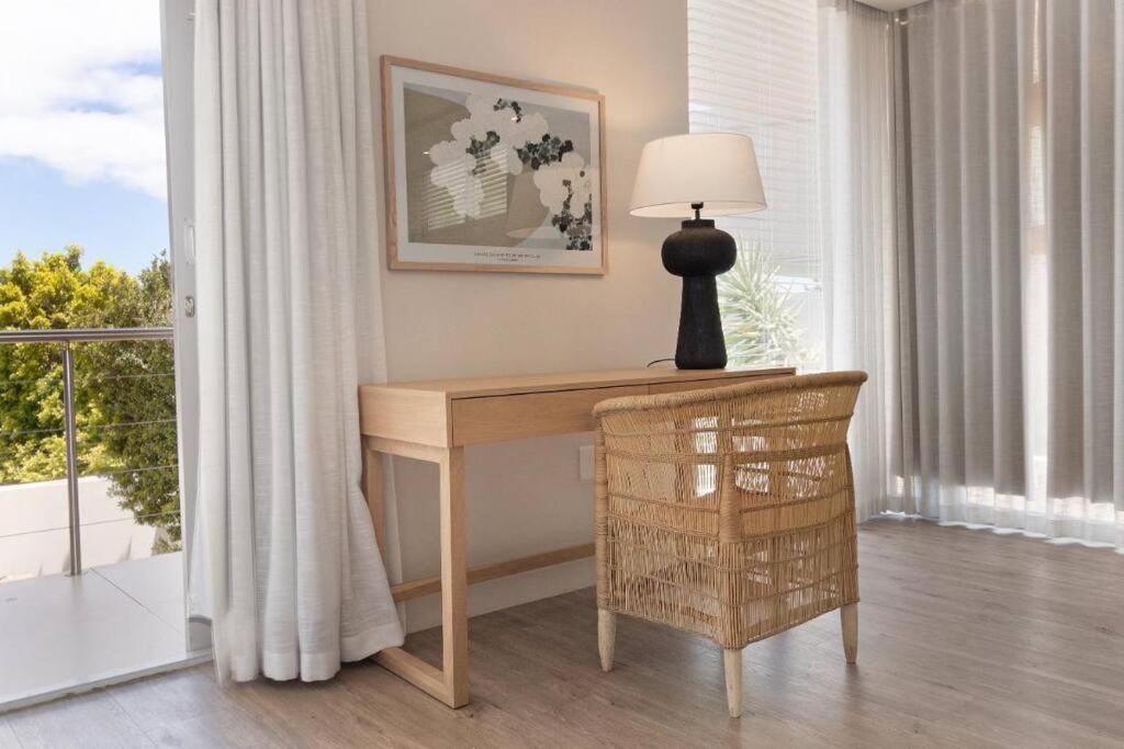 Villa Camps Bay Grace - With Pool And Ocean Views