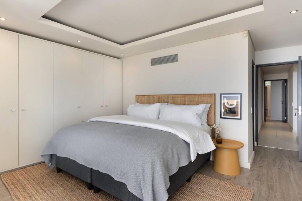 Camps Bay Grace - With Pool And Ocean Views Villa *