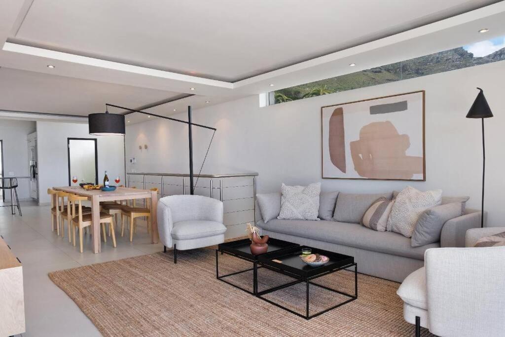 Villa Camps Bay Grace - With Pool And Ocean Views Le Cap